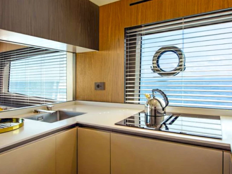 Pronajmout Jachta se skipperem či ne  v Rijeka