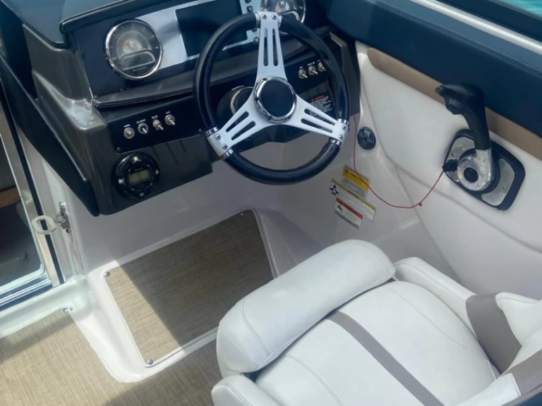Pronájem Motorová loď v Punta Cana -Four Winns S 235