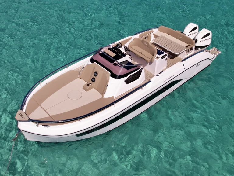 Pronájem Motorová loď Ranieri s licencí