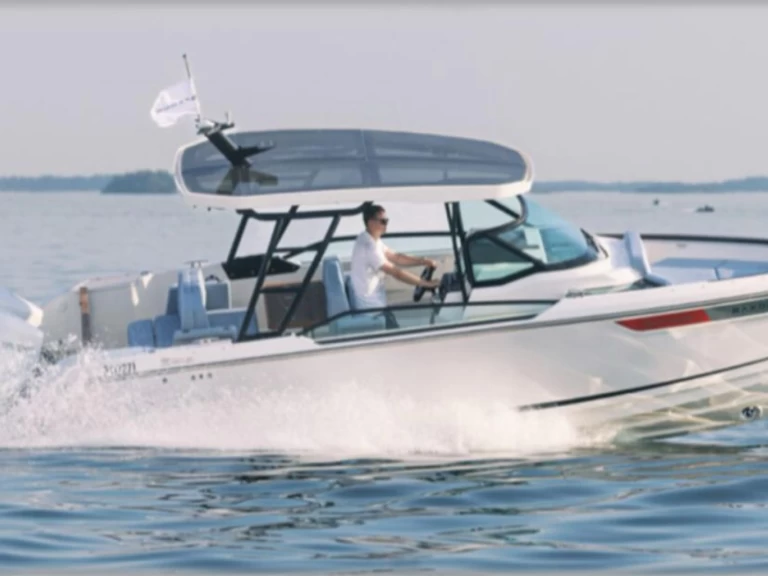 Pronájem Motorová loď Saxdor s licencí