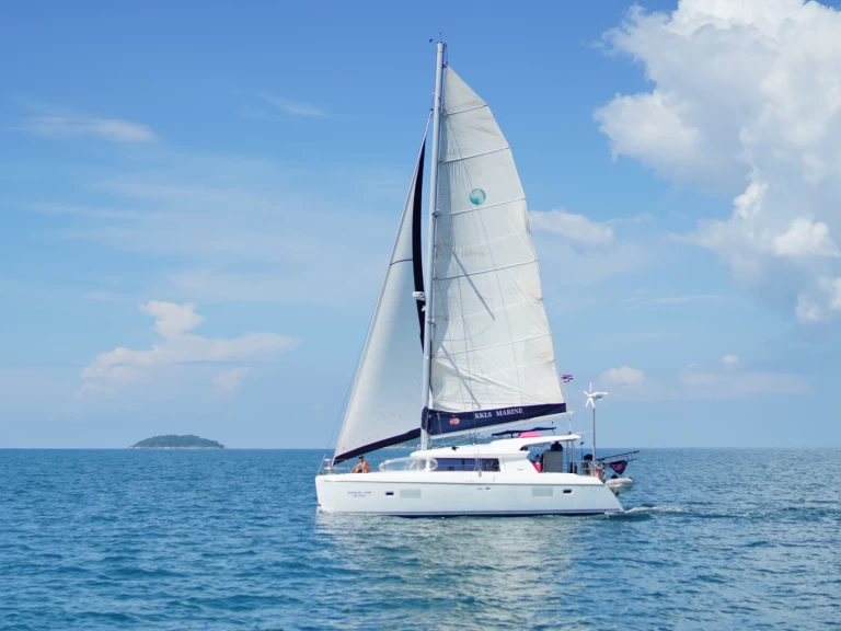 Pronájem Katamarán Lagoon s licencí