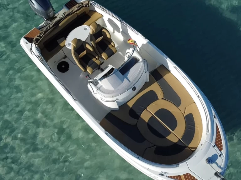 Pronájem lodi Marina Formentera lákavé ceny 6.30