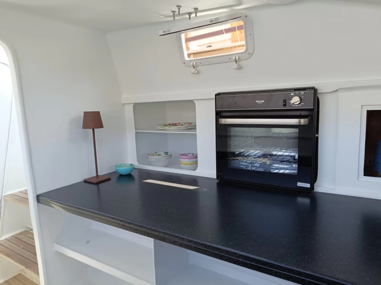 Katamarán k pronájmu v Playa de Talamanca za nejlepší cenu