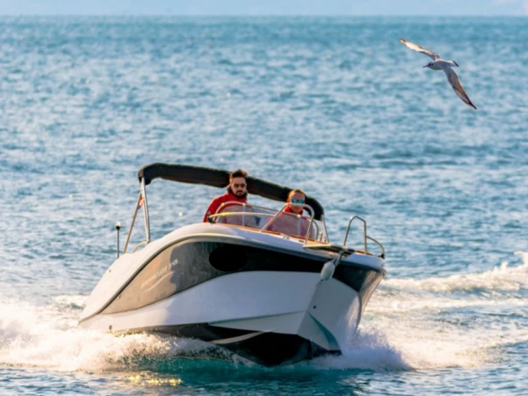 Pronájem lodi Santander lákavé ceny Barracuda 545 Open