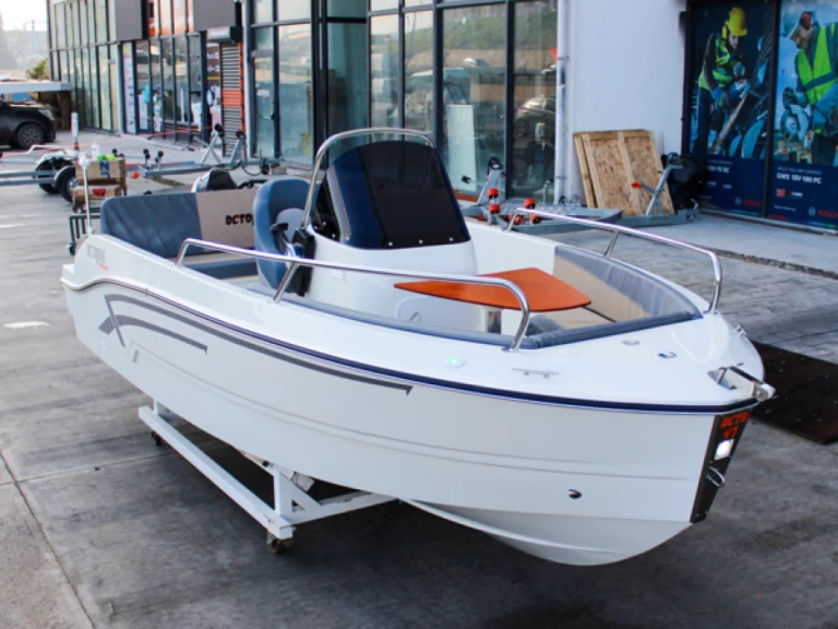 Pronájem jachty v Manilva -Octopus Octopus 470 na Samboatu