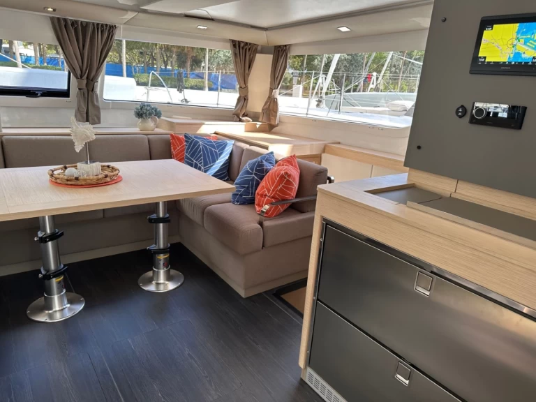 Pronájem lodi Fountaine Pajot Elba 45 v Road Town na Samboatu