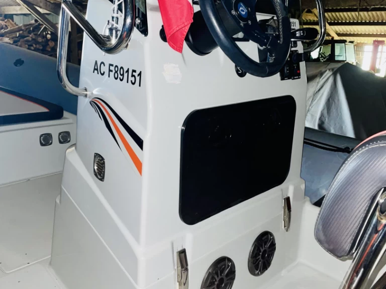 Pronajmout si Zodiac Pro Open 550 Ultimate v Arzon