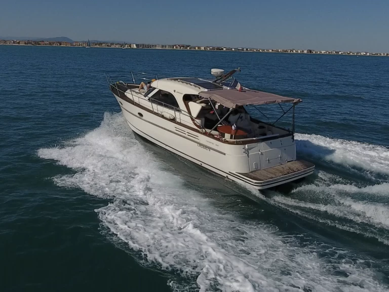 Pronajmout si Arcoa Mystic 39 v Bormes-les-Mimosas