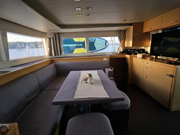 Pronájem Katamarán Lagoon s licencí