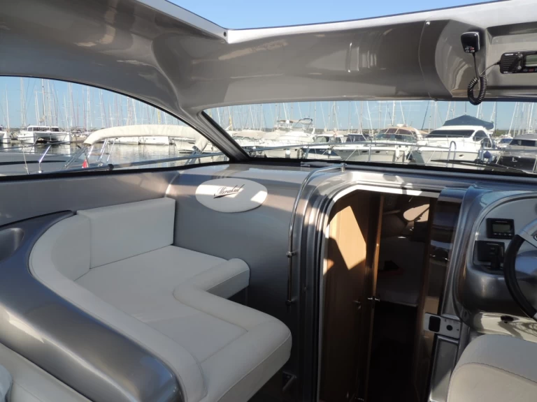 Pronajmout si Mirakul 30 v Sukošan