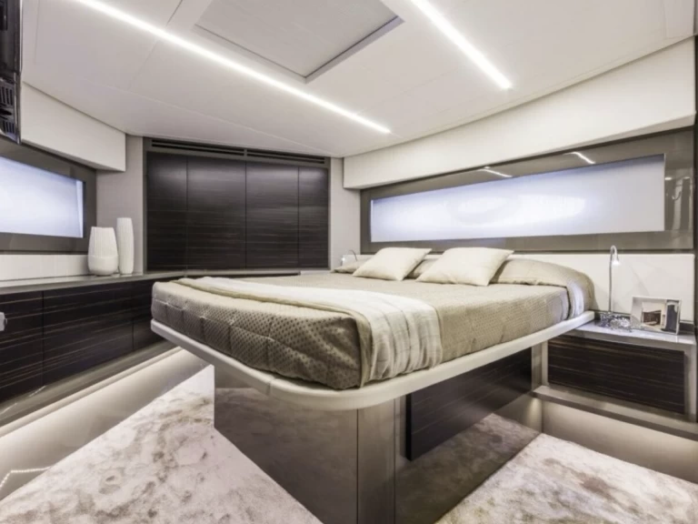 Pronájem lodi Ibiza Town lákavé ceny Pershing 62