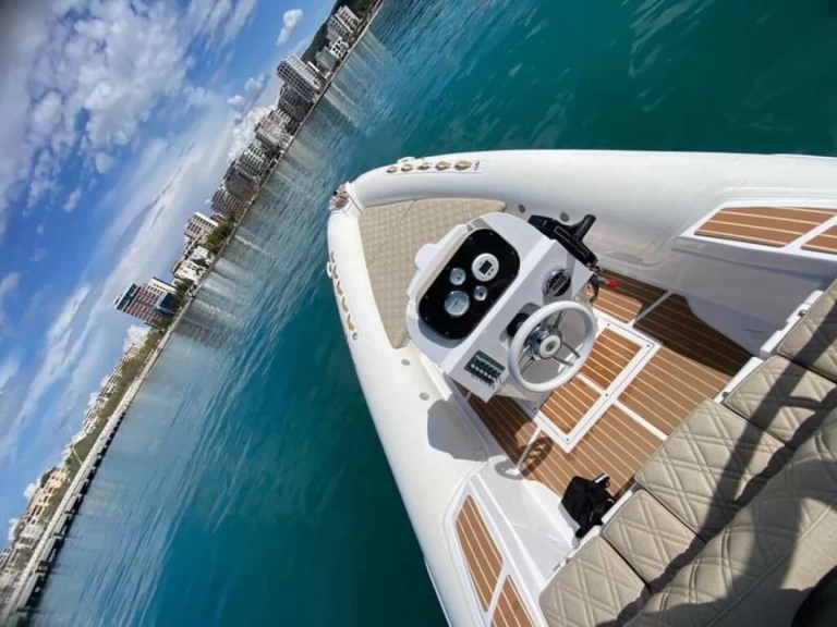 Pronájem Polotuhá loď Eagle s licencí