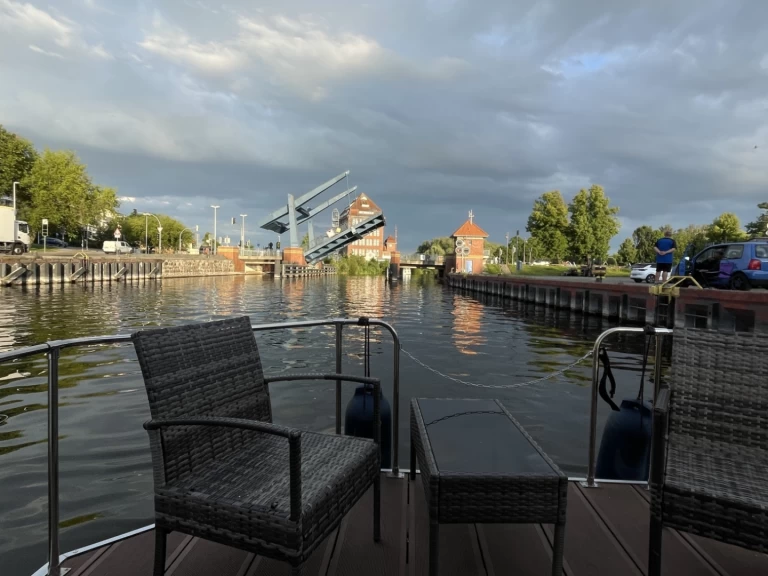 Pronájem Říční loď RB2 s licencí