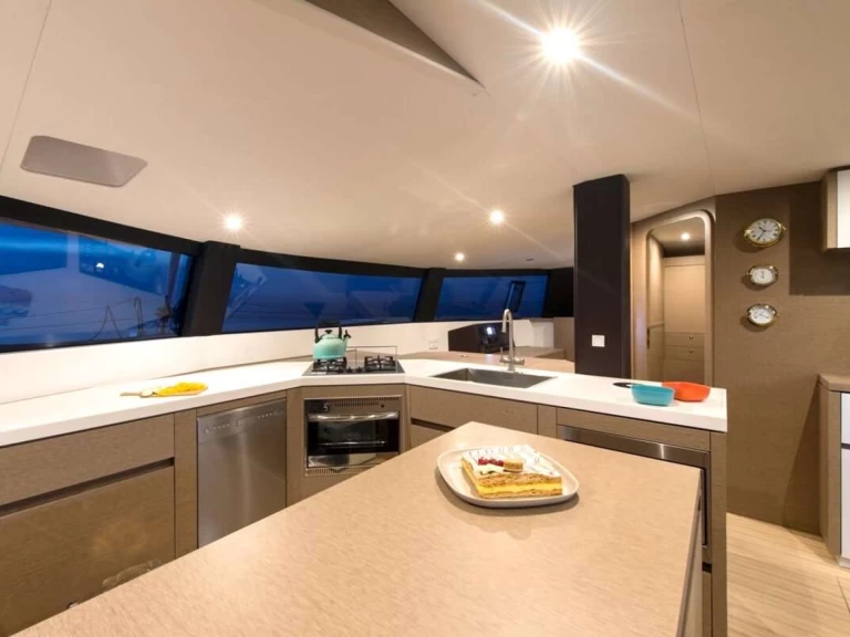 Pronájem lodi Neel L'OCTANT v Francouzská riviéra na Samboatu