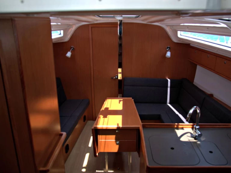 Pronájem Plachetnice Bavaria s licencí