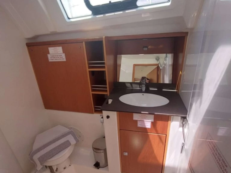 Bavaria Cruiser 41 jednotlivci a charterové společnosti v Gouvia