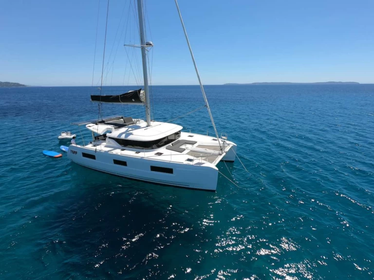 Pronájem lodi Lagoon YOFF v Francouzská riviéra na Samboatu