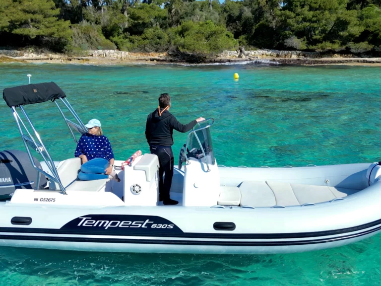 Capelli Tempest 630 jednotlivci a charterové společnosti v Mandelieu-la-Napoule