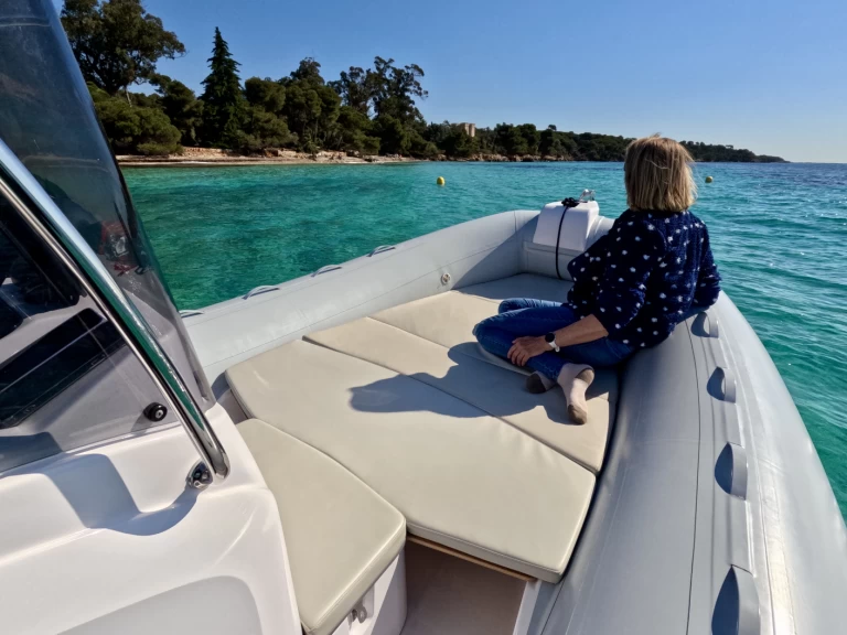 Pronajmout si Capelli Tempest 630 v Mandelieu-la-Napoule