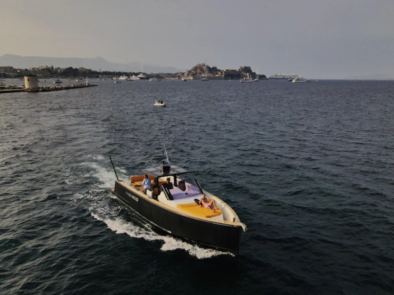 Fjord Fjord 40 Open jednotlivci a charterové společnosti v Korfu