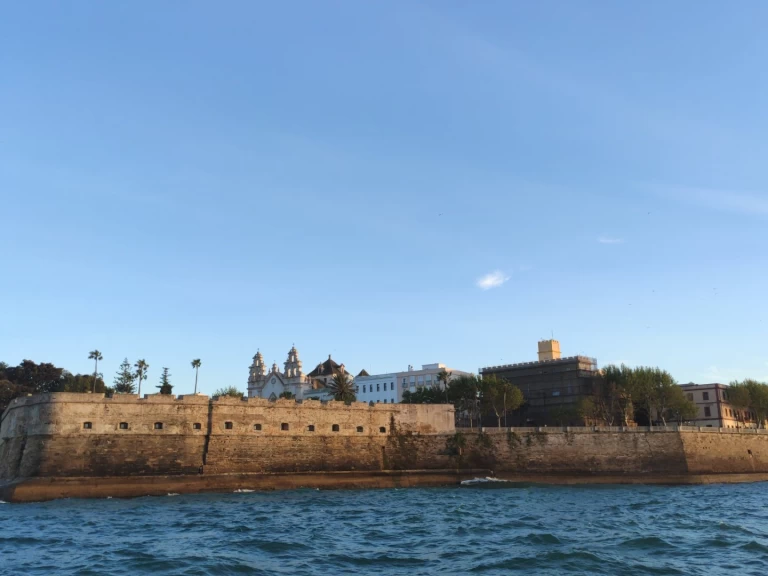 Pronajmout Plachetnice se skipperem či ne Bénéteau v Cádiz