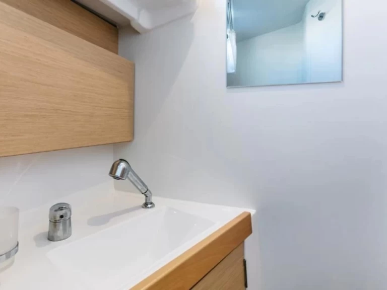 Pronajmout si Bénéteau Oceanis 38 v Empuriabrava