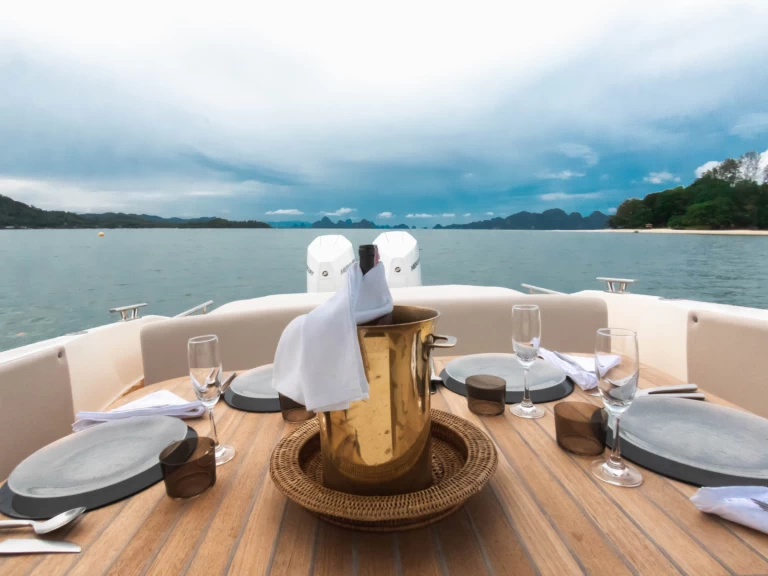 Pronajmout Polotuhá loď se skipperem či ne Nuova Jolly v Corralejo