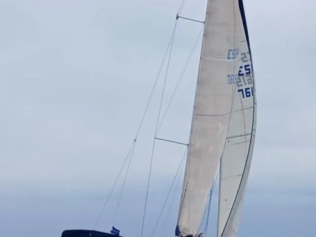 Jeanneau Sun Odyssey 40 jednotlivci a charterové společnosti v Hondarribia