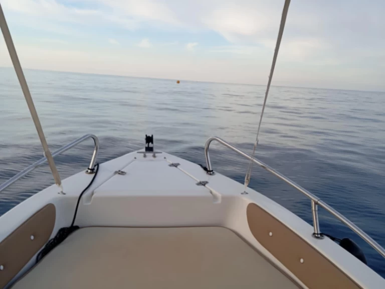 Pronájem Motorová loď Thomas s licencí