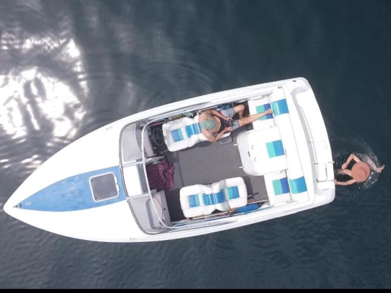 Rinker Captiva 209 jednotlivci a charterové společnosti v Cannobio