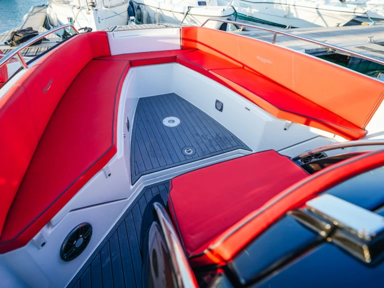 Pronájem lodi L'Herbaudière lákavé ceny Jaguar 7.0