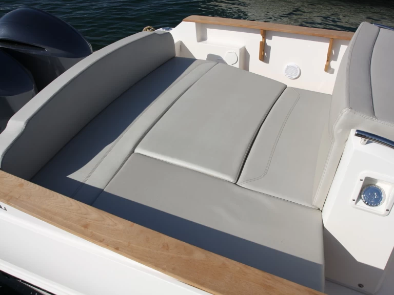 Pronájem lodi Capelli Cap 28 WA v Latchi na Samboatu