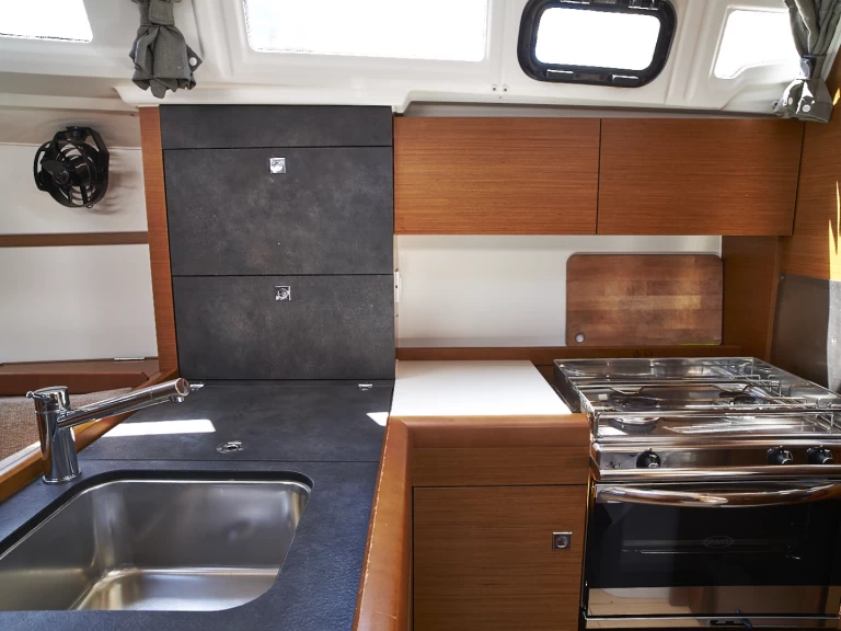 Jeanneau Sun Odyssey 349 jednotlivci a charterové společnosti v Biograd Na Moru