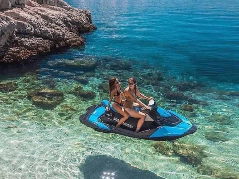 Jet ski Exursion jednotlivci a charterové společnosti v Santa Eularia des Riu