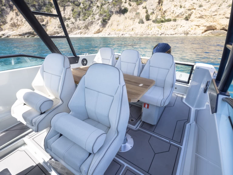 Pronájem lodi Santa Eularia des Riu lákavé ceny 270