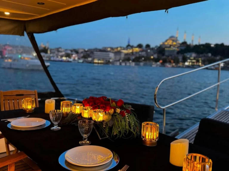Pronajmout Jachta se skipperem či ne Vip v Beşiktaş