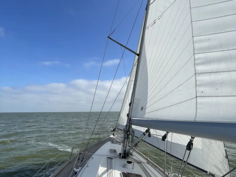 Pronajmout si Bavaria Bavaria 44 v Almere Poort