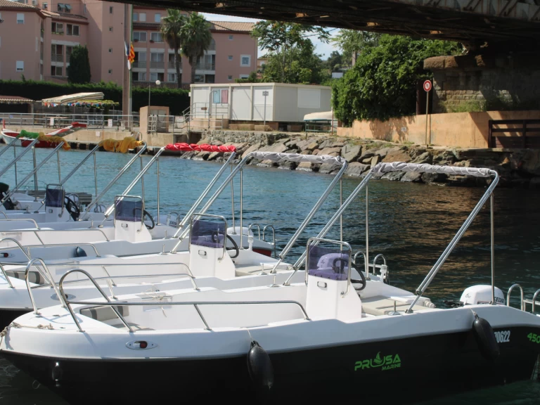 PRUSA MARINE TEKNE IMALAT PRUSA 450 jednotlivci a charterové společnosti v Agay