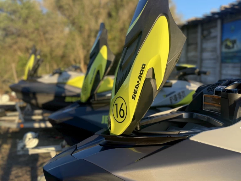 Pronájem lodi Sea-Doo SEADOO GTR 230 v Cala Bona na Samboatu