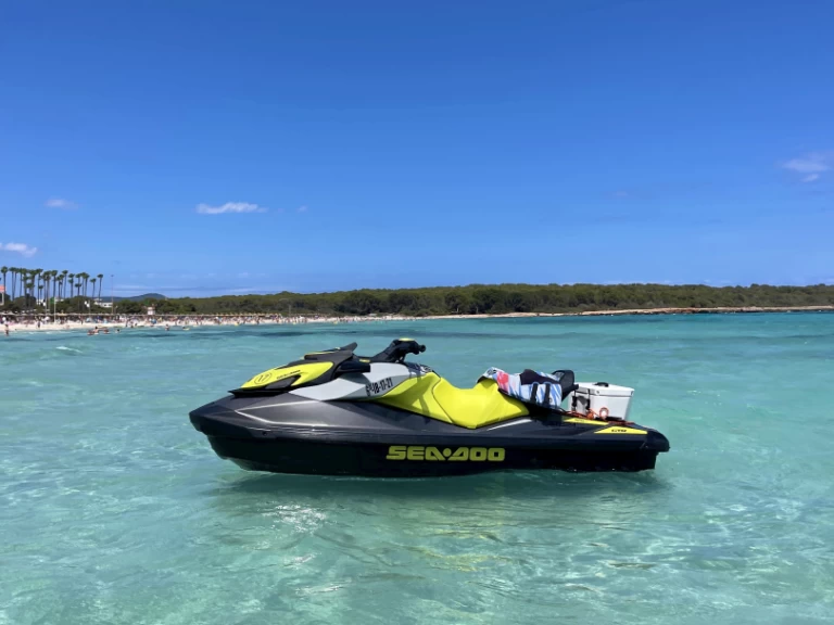 Pronajmout Vodní skútr se skipperem či ne Sea-Doo v Cala Bona