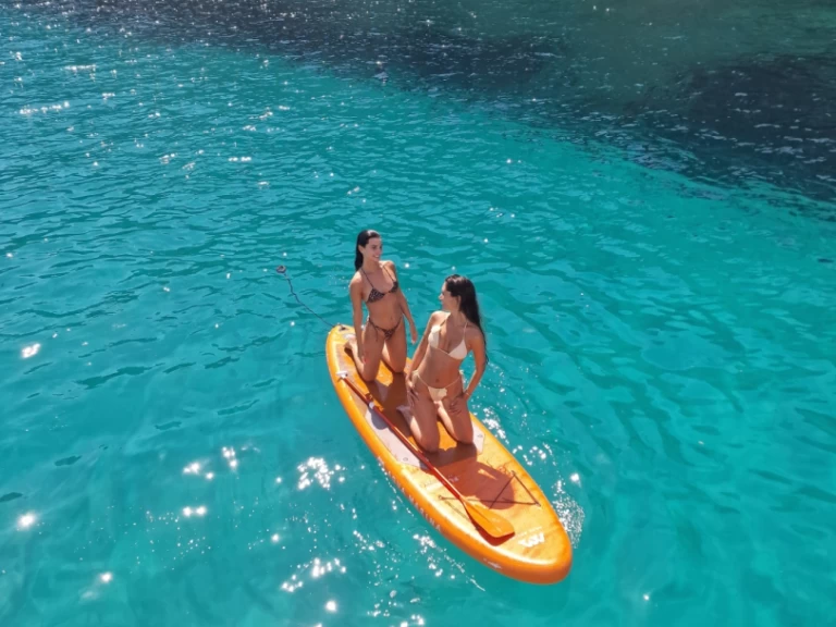 Plachetnice k pronájmu v Mahon Port za nejlepší cenu