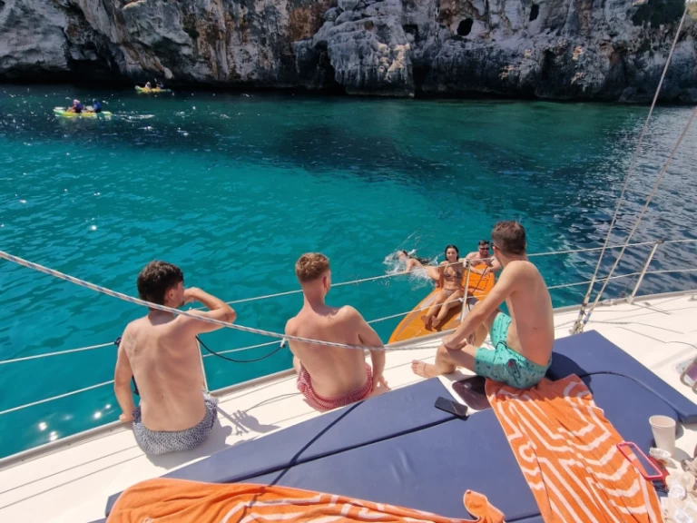 Bavaria Bavaria 42 Cruiser jednotlivci a charterové společnosti v Mahon Port