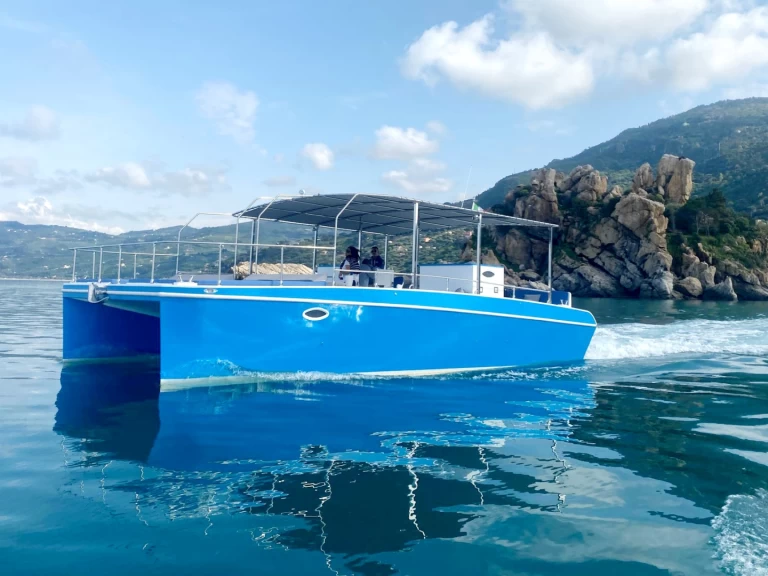 Motorová loď k pronájmu v Cefalù za nejlepší cenu