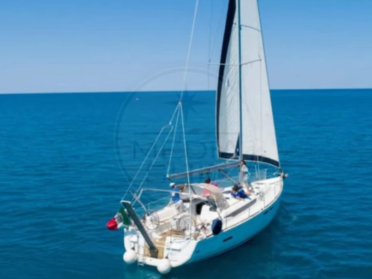 Jeanneau Sun Odyssey 439 jednotlivci a charterové společnosti v Ponza