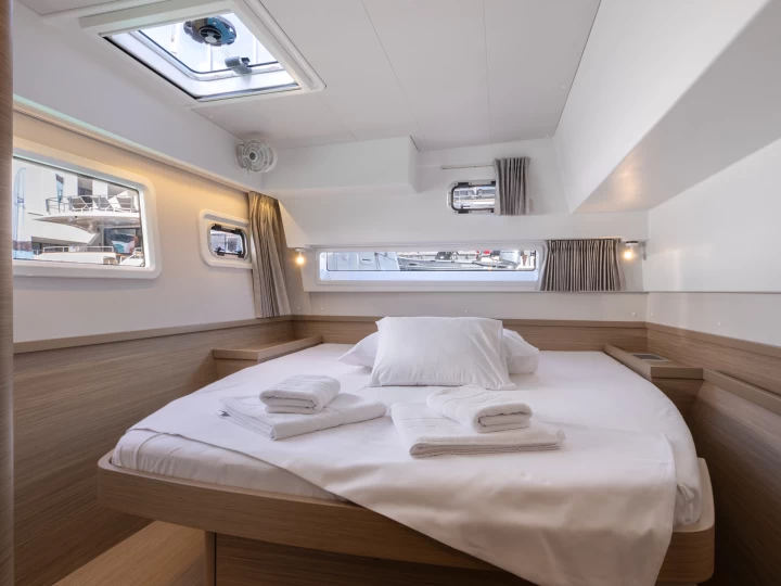 Pronájem lodi Split lákavé ceny Lagoon 42