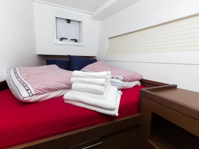 Pronajmout Katamarán se skipperem či ne Lagoon v Split