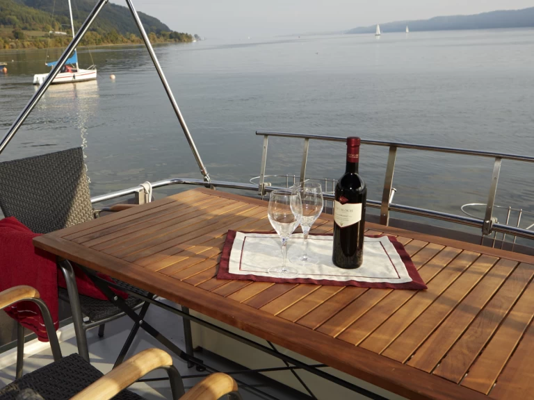 Pronájem Říční loď success s licencí