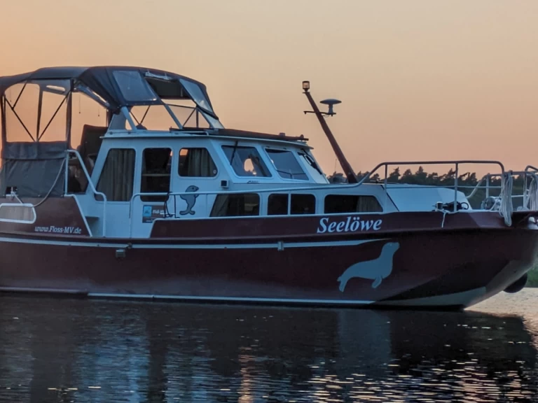 Termeer Yachting Rogger 850 AK jednotlivci a charterové společnosti v Neustrelitz