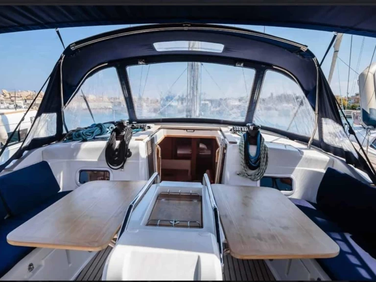 Pronájem lodi Jeanneau Sun Odyssey 519 v Tropea na Samboatu