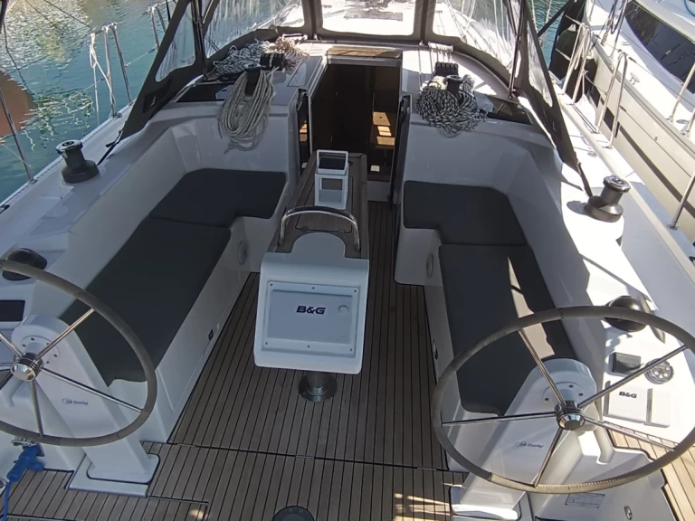 Pronájem Plachetnice Bavaria s licencí